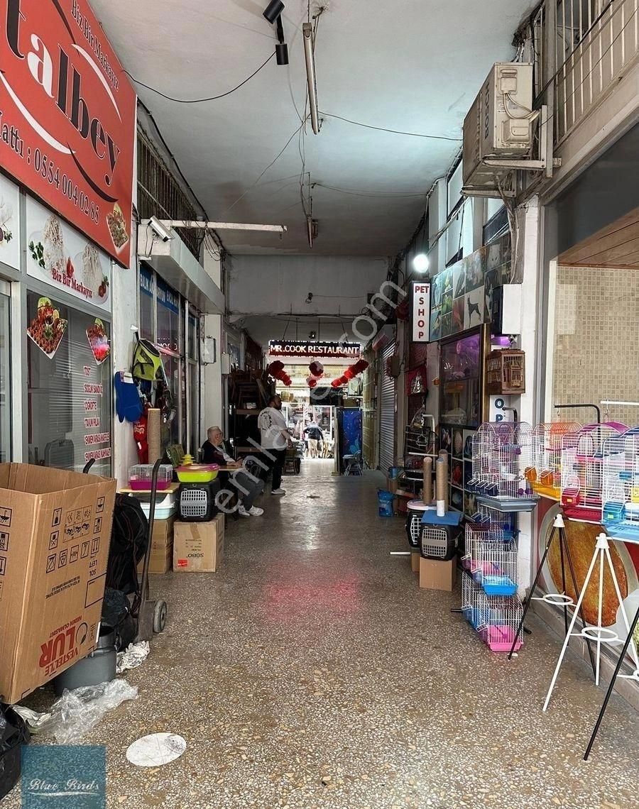 Kuşadası Tam Merkezde Pasaj İçi Dükkan