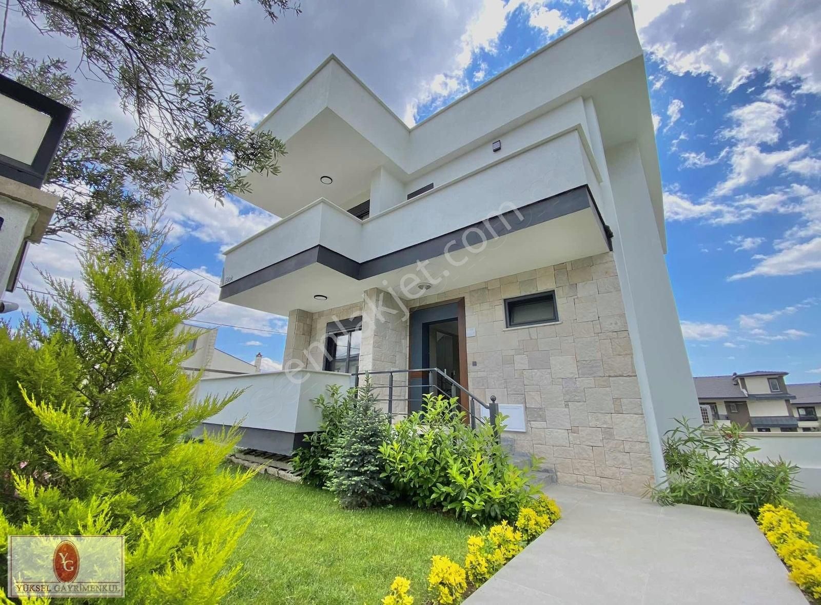 Yükselden Gürede 350 M2 Arsa İçinde Deniz Manzaralı Lüx Villa