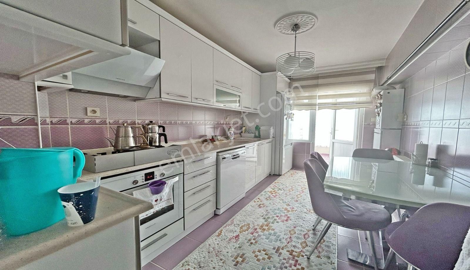 Atapark Göbek'de Şehir Manzaralı Asansörlü Çift Balkonlu 3+1!!