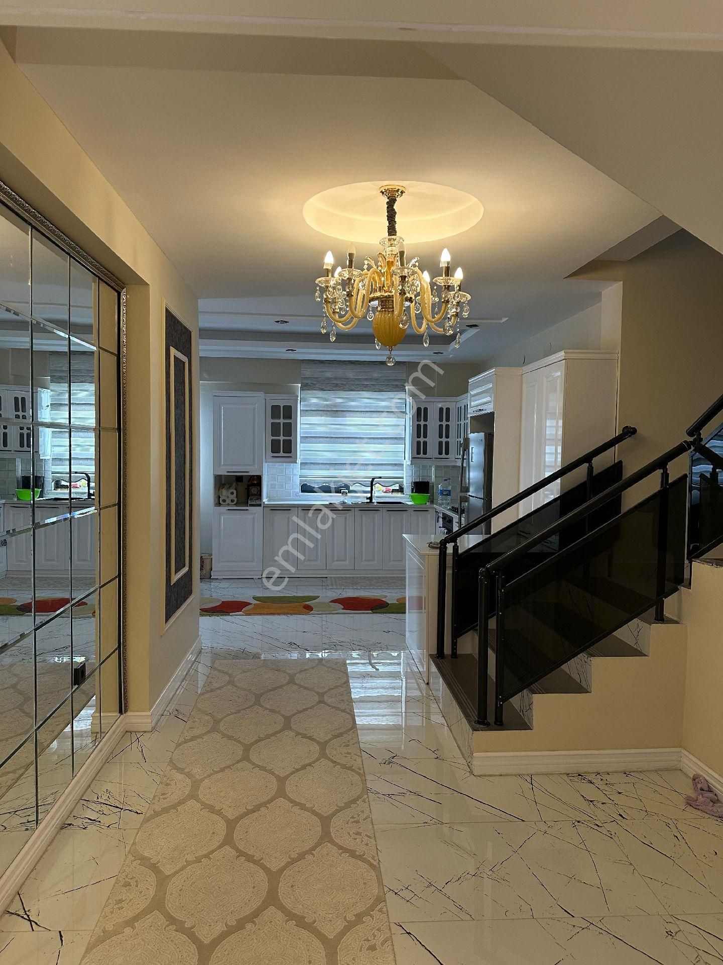 Epa Özyaşamdan Muhteşem Villa