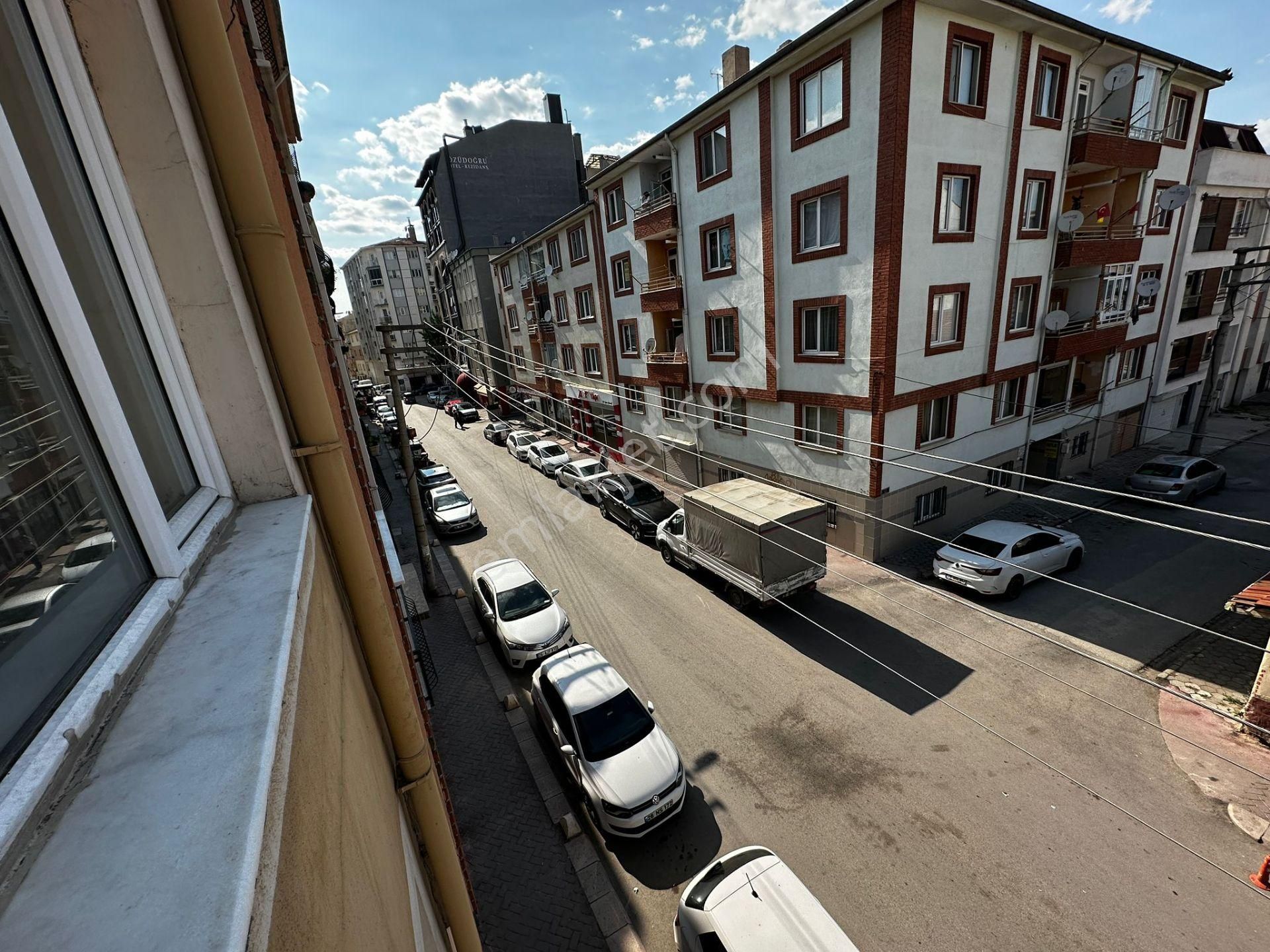 Recep Ümit'ten Ömerağa Mahallesi Turgut Reis Caddesi Yanında Kiralık 3+1 Fırsat Daire