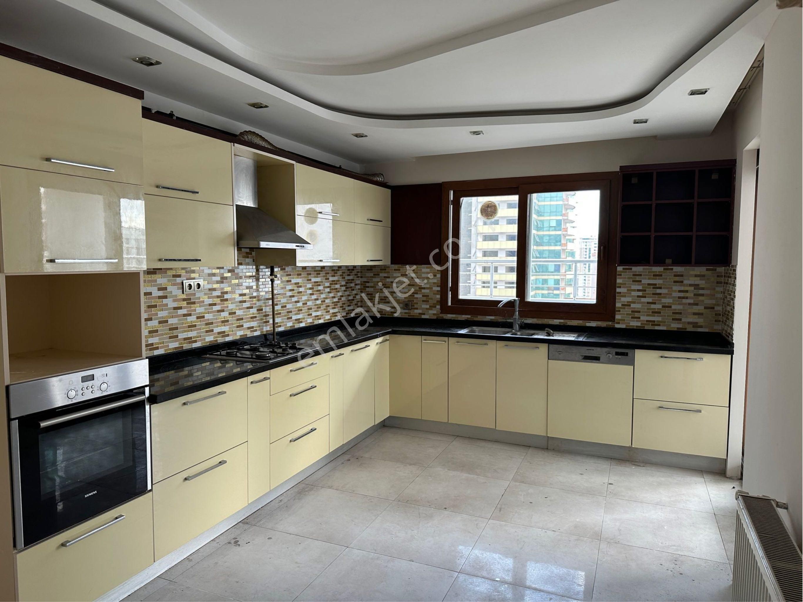 Pınar Mahallesi’nde Havuzlu Sitede 4+1 Lüks Kiralık Daire – Full Donanımlı!