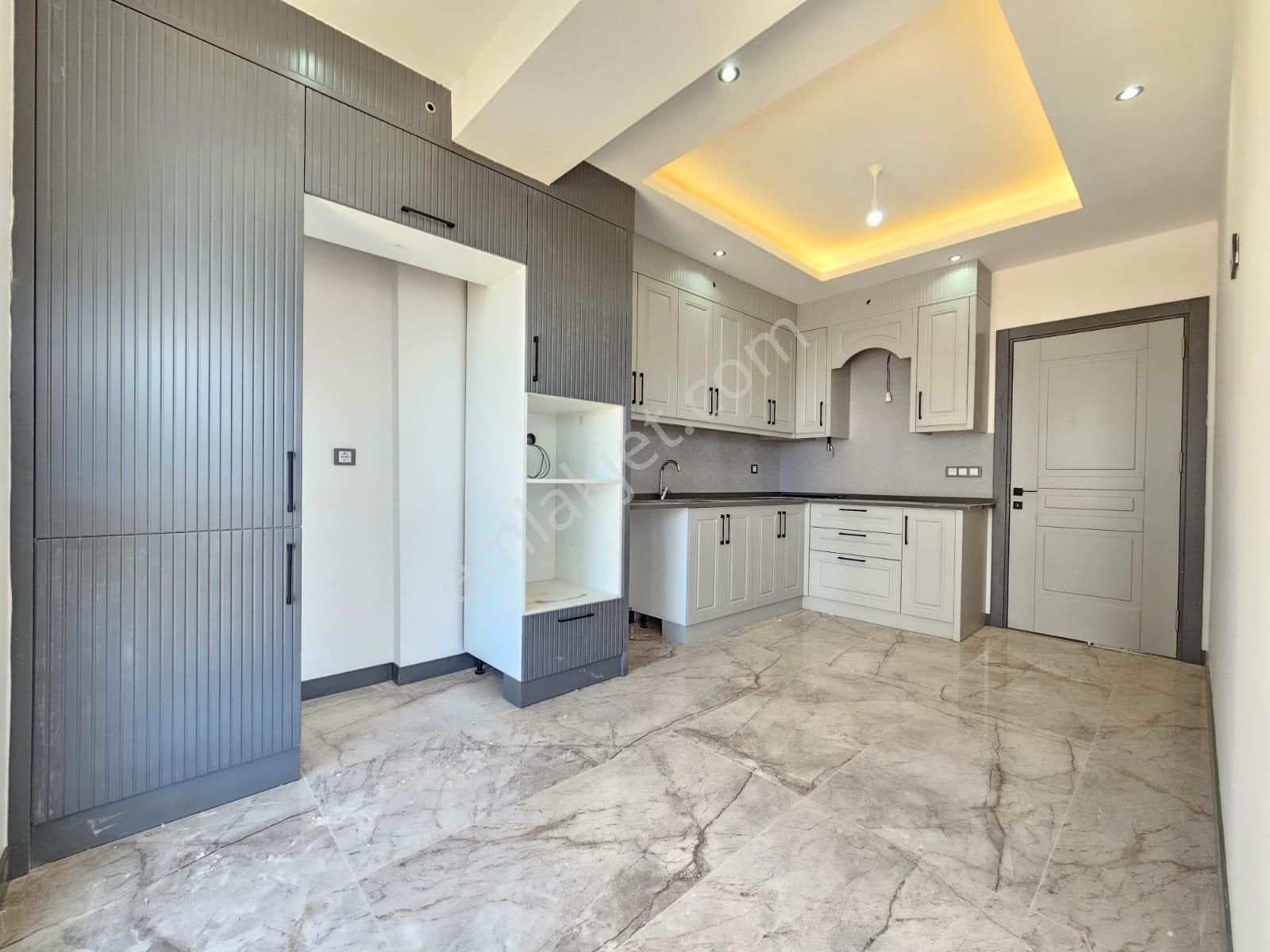 Denizli Karahasanlı Da 2+1 120 M2 Hastaneye Yakın Lüks Satılık Arakat Daireler