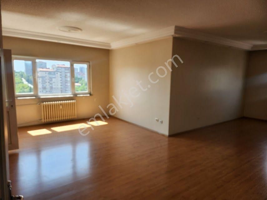 Küçükçekmece Atakent 1.etap Sutek Bloklarında Full Tadilatlı Kiralık 4+1 Kral Daire