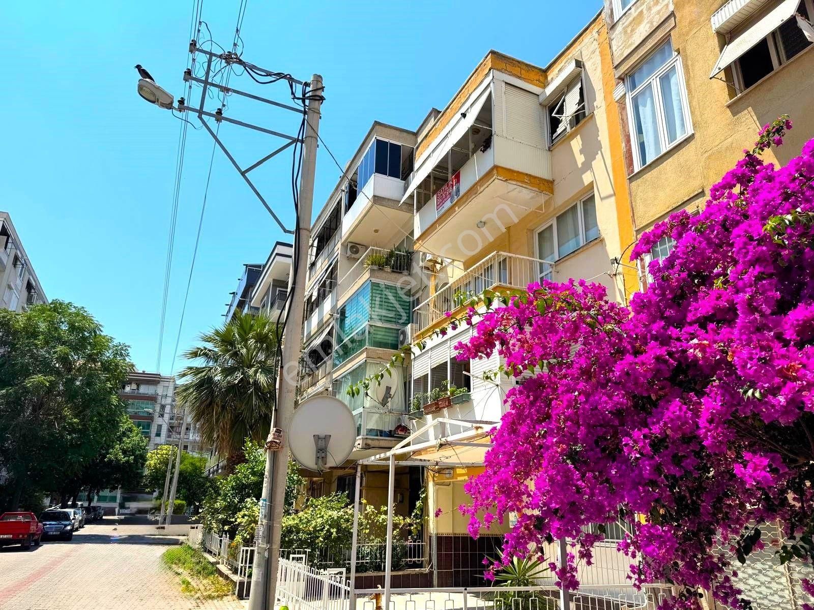 Karşıyaka Bahçelievler Mah. Merkezi Konumda Satılık 3+1 Daire