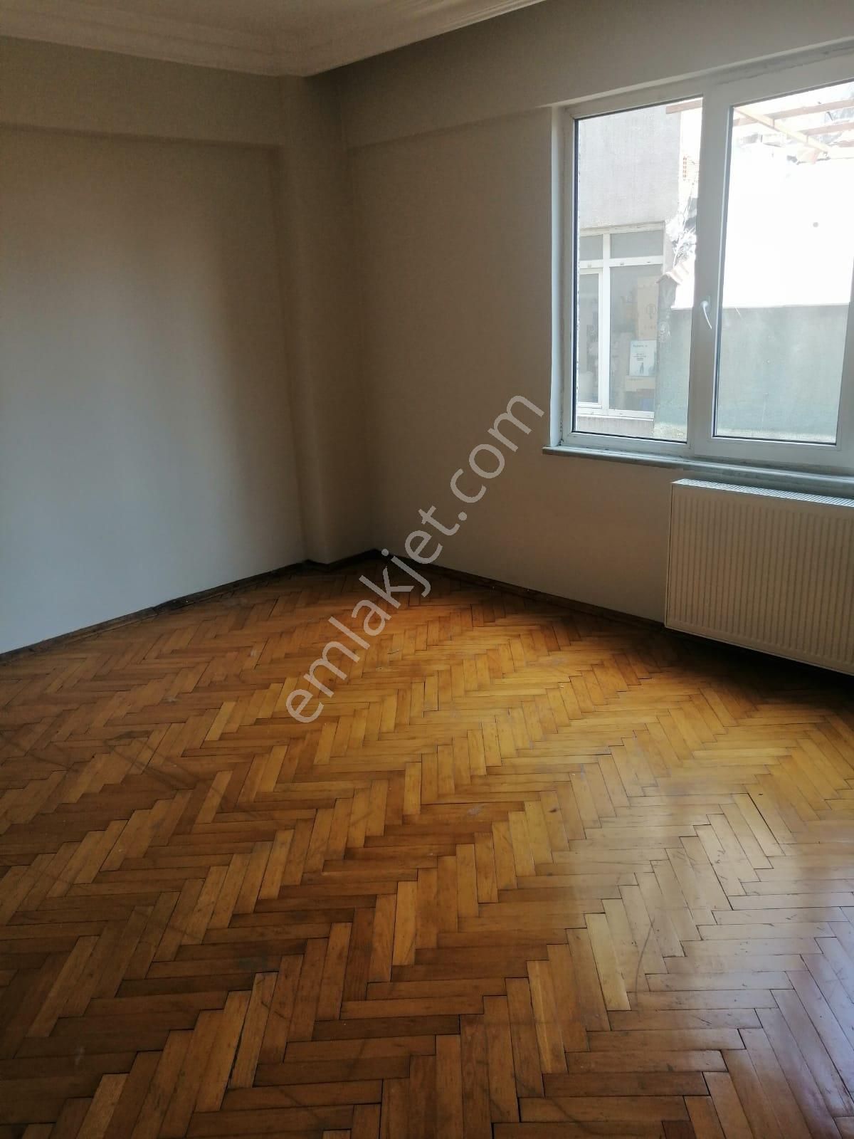 Şişli-19 Mayıs - Ali Karanfil Sokak'da Kiralık (2+1) Eşyasız 80 M² Boş Daire