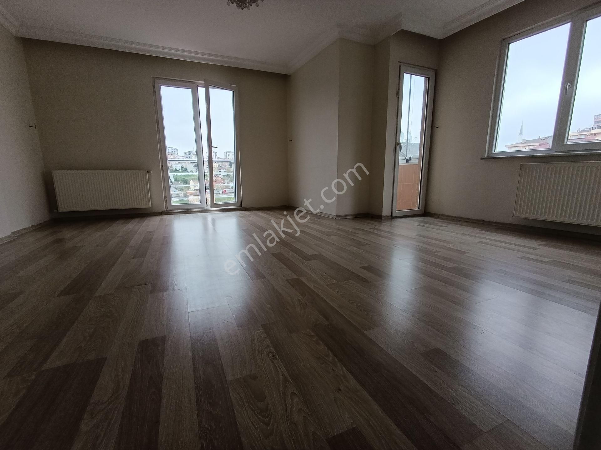 Pendik Esenyalı"da Kiralık 3+1 125m2 Asansörlü İzlasyon Montalamalı Daire