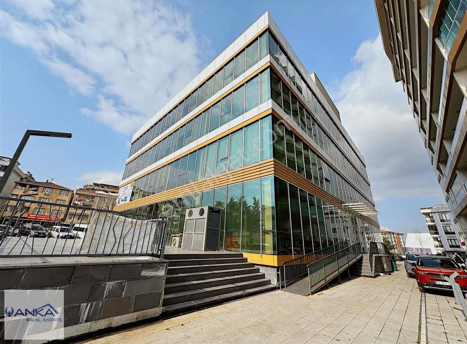 Atayolu Caddesi Üzerinde Prestijli Plazada Kiralık Komple Kat