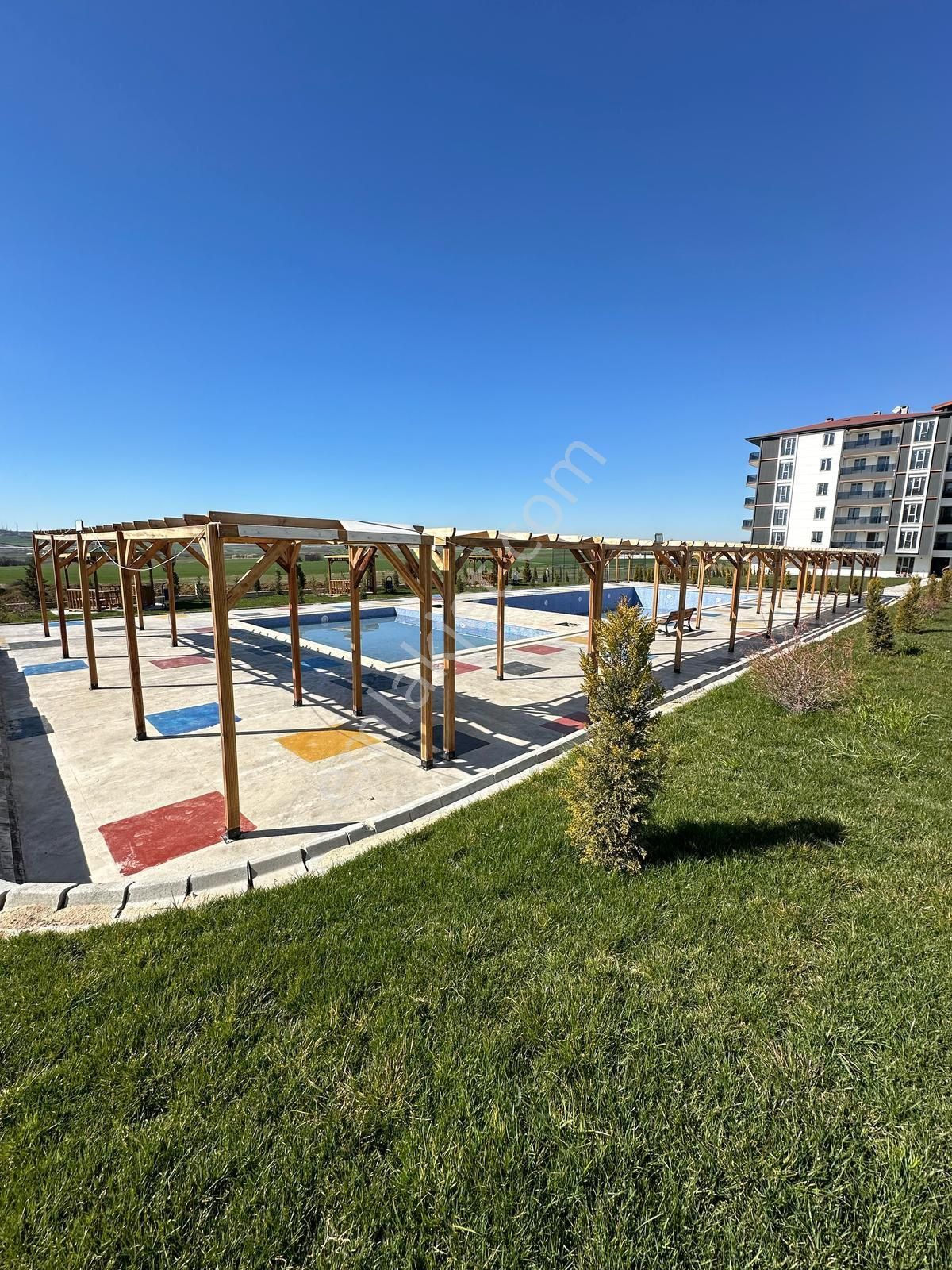 Güzeyden Hatipte Site İçerisinde Satılık Sıfır 2+1 Daire