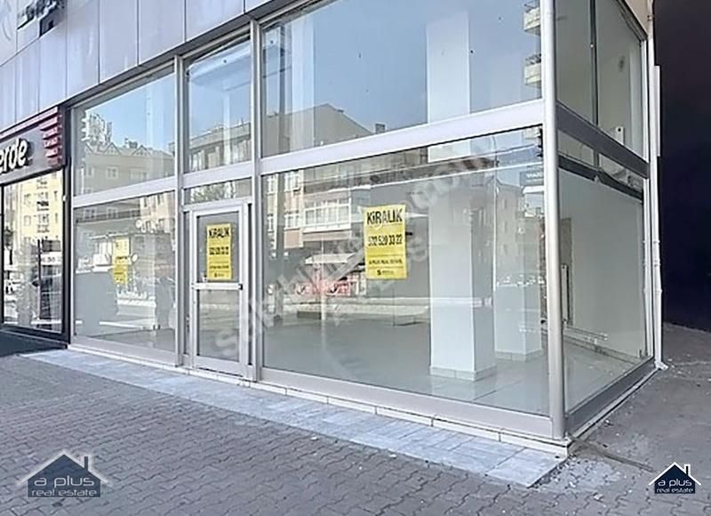 Ümraniye'de Cadde Üzeri İşlek Yerd Kiralık Dükkan Boş - Temiz
