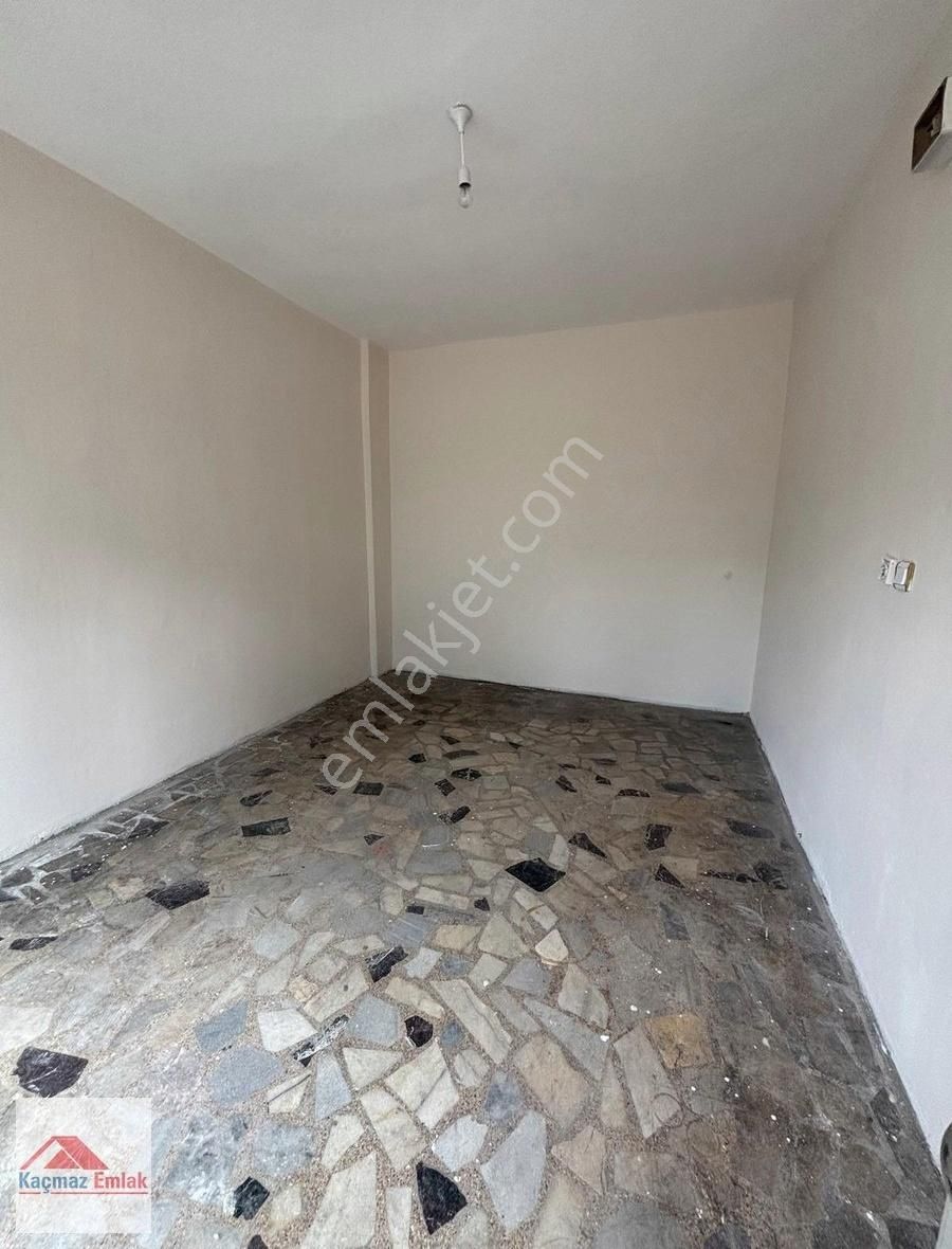 Maltepe Gülsuyu'nda Çok Amaçlı Kiralık 10 M2 Dükkan