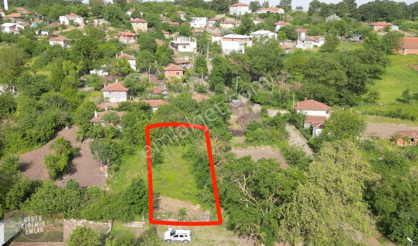 Asırlık Çınar Ağaçları Ve Çeşme Yanı 400 M2 İmarlı Arsa