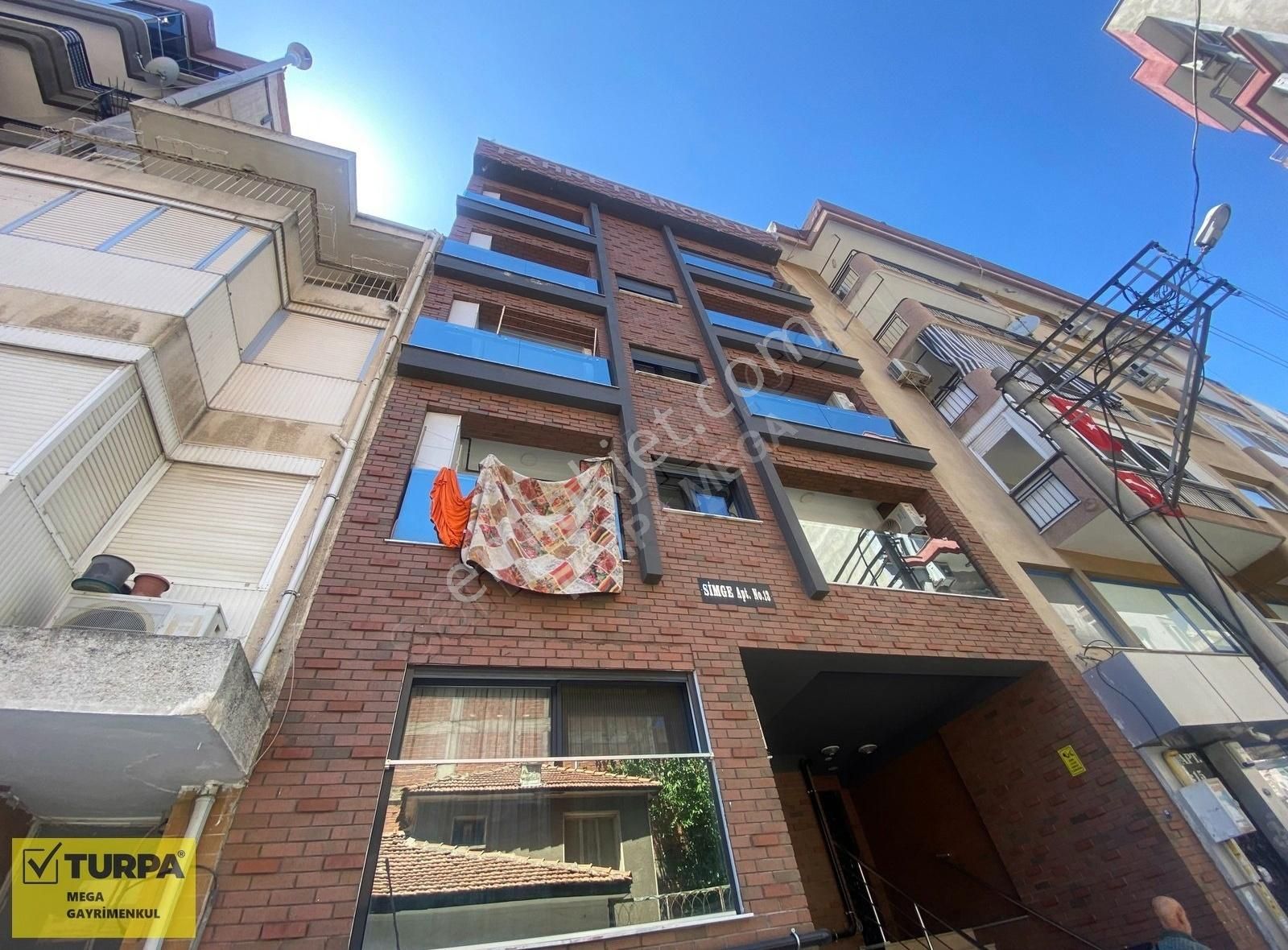 Turpa Mega'dan Fırsat Alaybeyde 1+1 40 M2 Eşyalı Satılık Daire