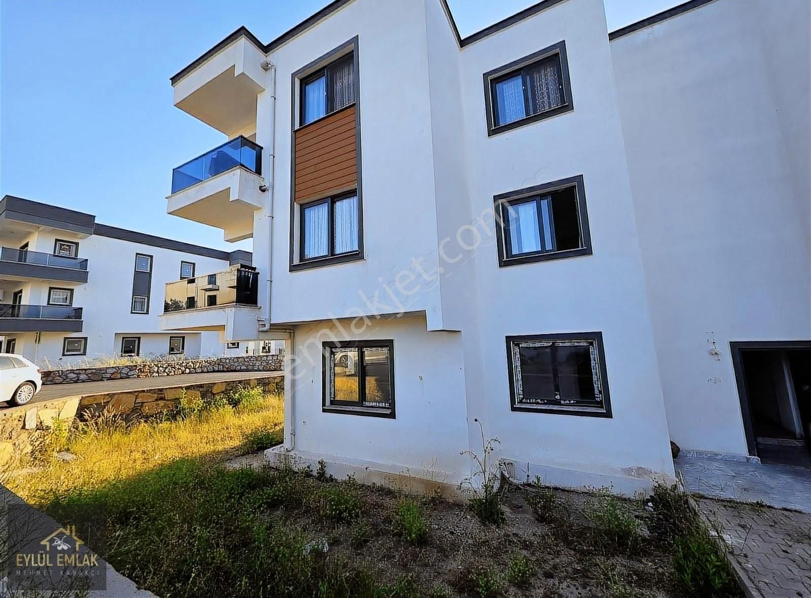 Mumcularda Satılık 2+1 Bahçe Katı Daire