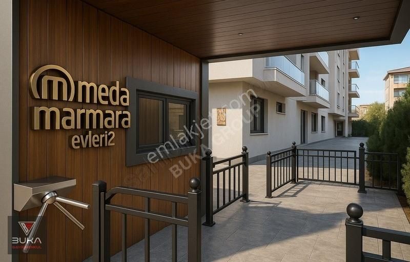 Kapalı Mutfaklı 3 Kat Otoparklı Havuzlu Sitede Kiralık 2+1 Daire