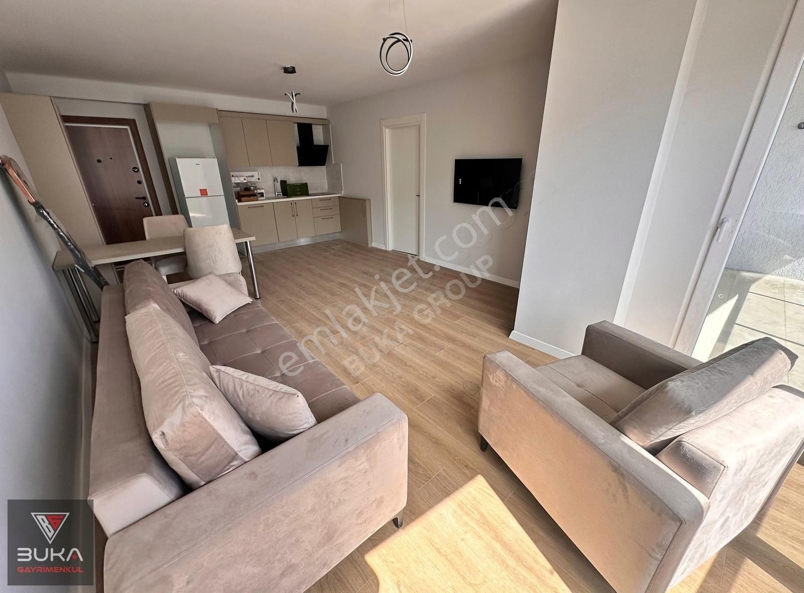 3 Kat Otoparklı 7/24 Güvenlikli Sitede Eşyalı Kiralık 1+1 Daire