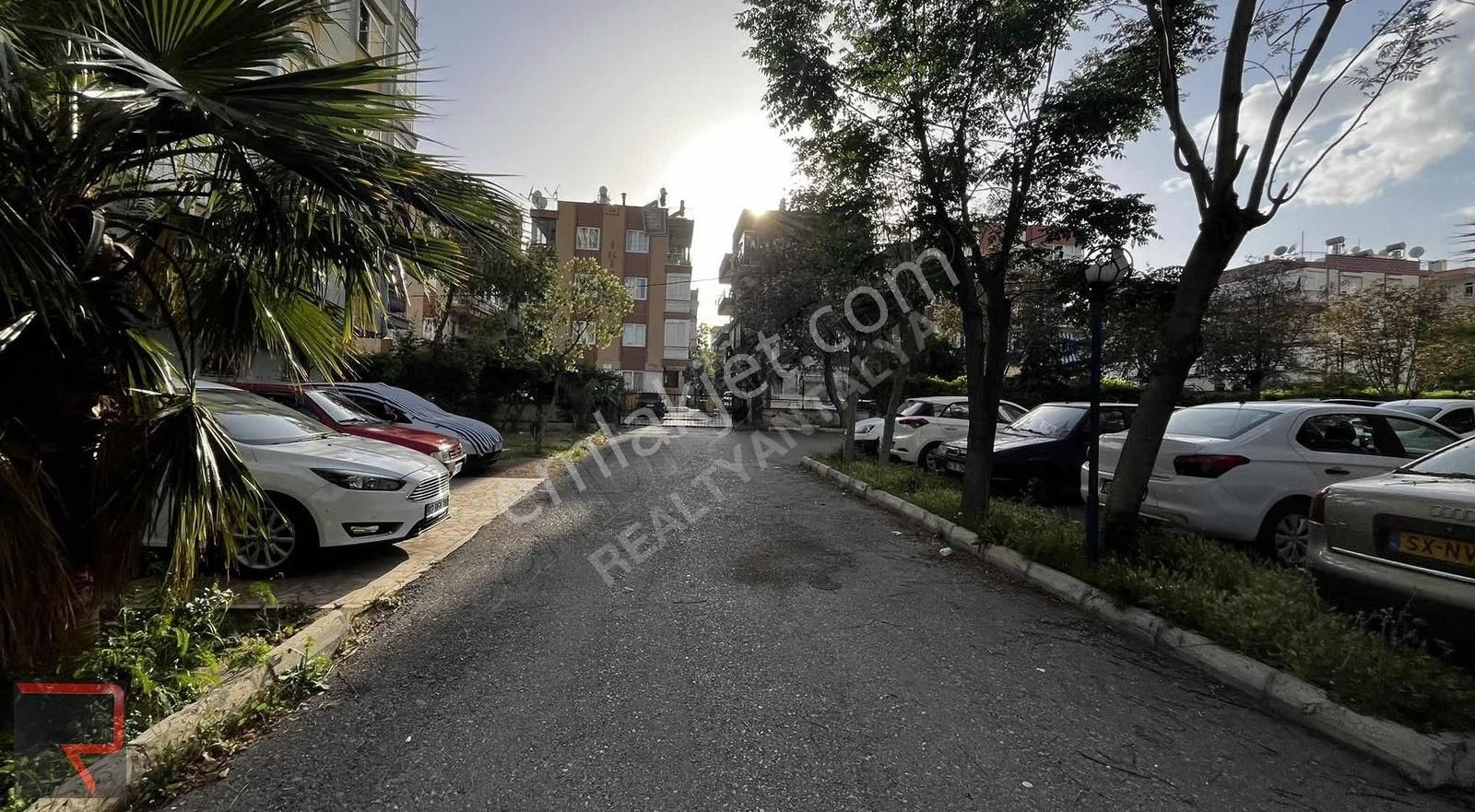 Kuzeyyaka Mah.site İçerisinde 3+1 Satılık Daire