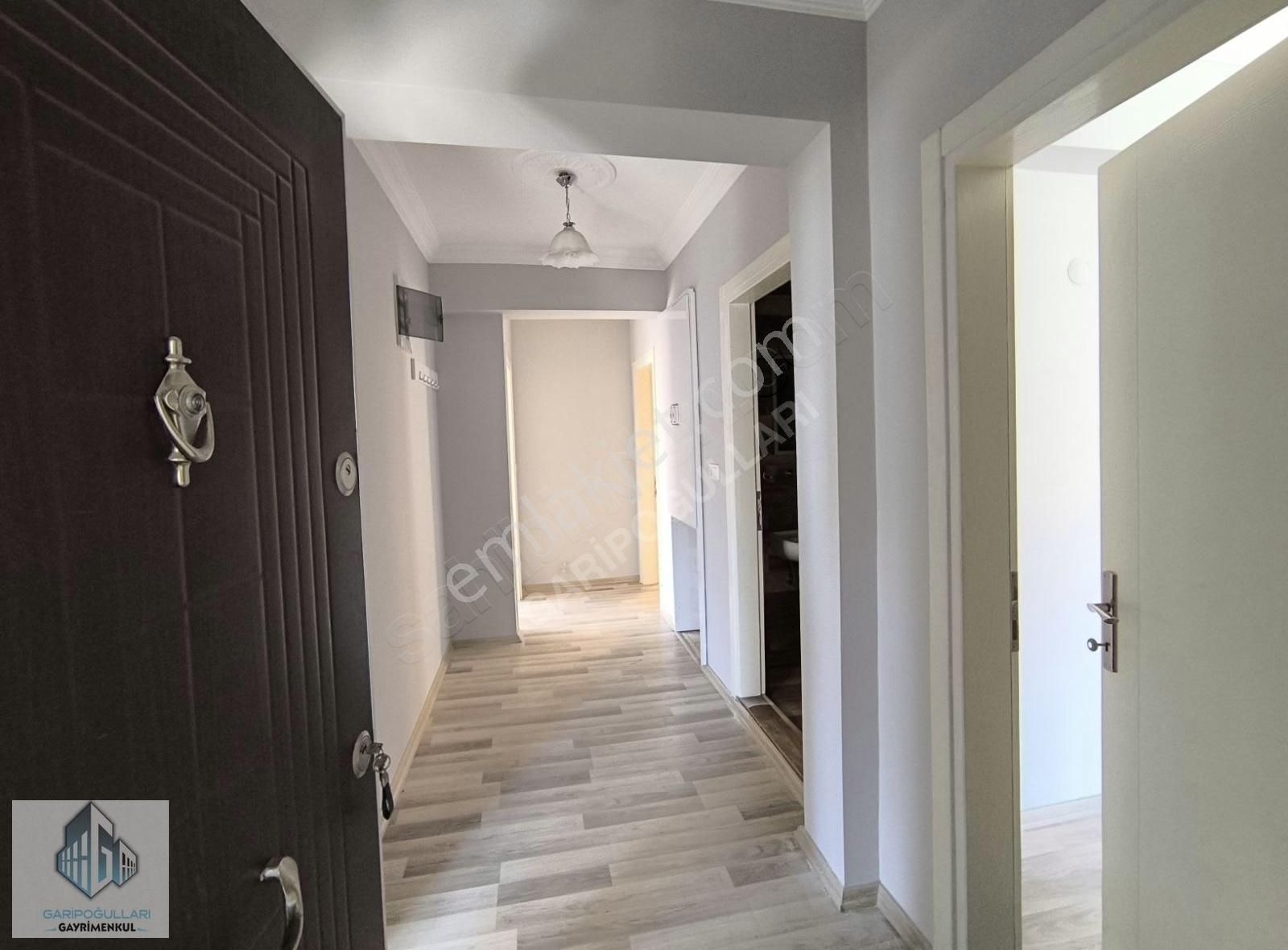 Garipoğulları Gayrimenkul'den Çamlı Sokak'ta 2+1 Ebeveyn Banyolu
