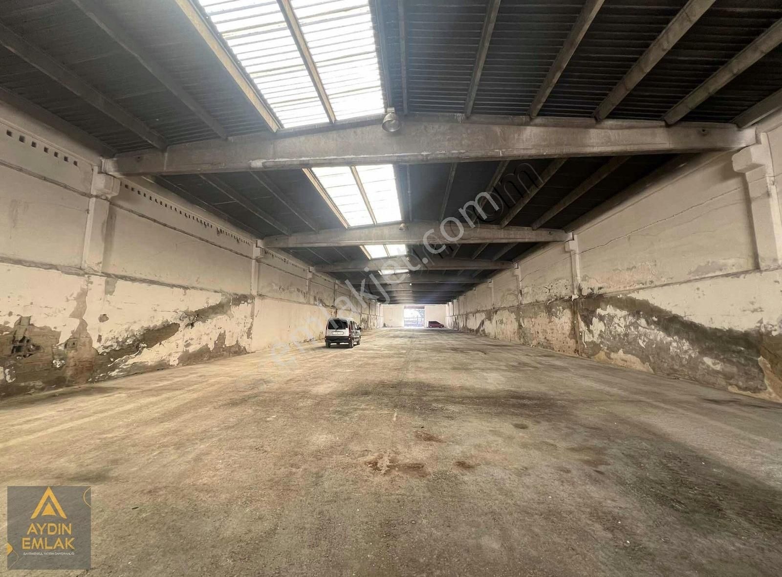 Aydın'dan Merkezi Konumda 1300m2 Kiralık Depo ( Aylık Ödemeli )