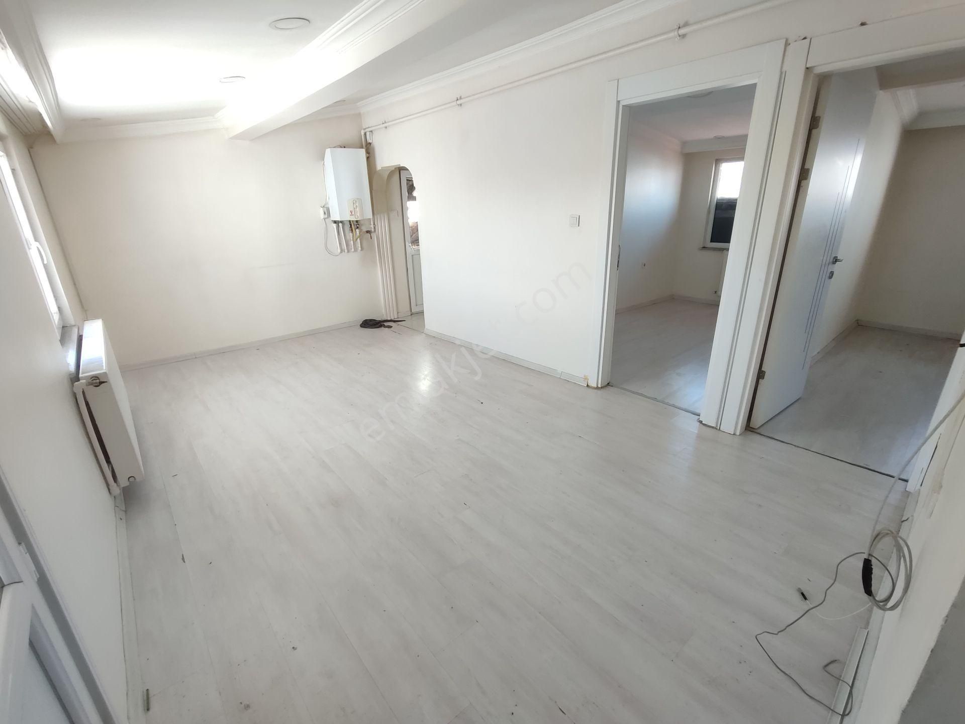 Bağcılar Yenigün'de Kat Mülkiyetli 3+1 Çatı Katı Satılık Daire