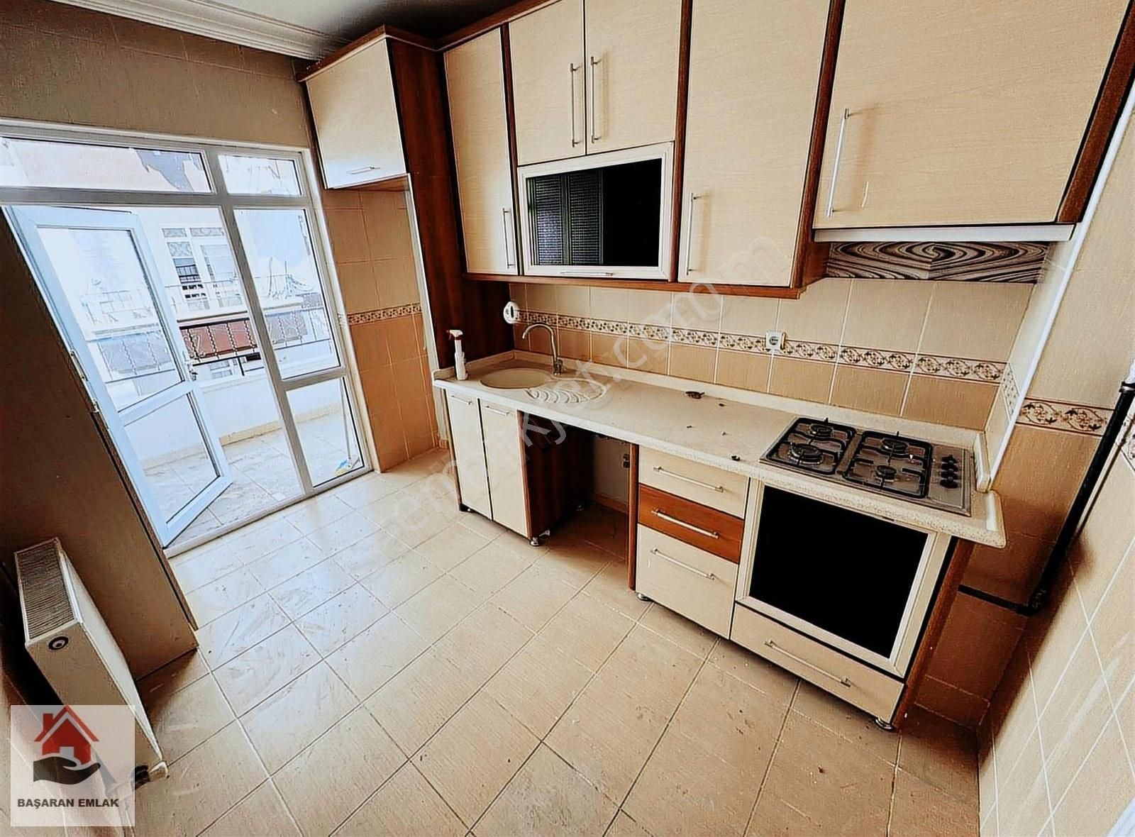 Yaşar Kemal Caddesi Asansörlü Ara Katda 3+1