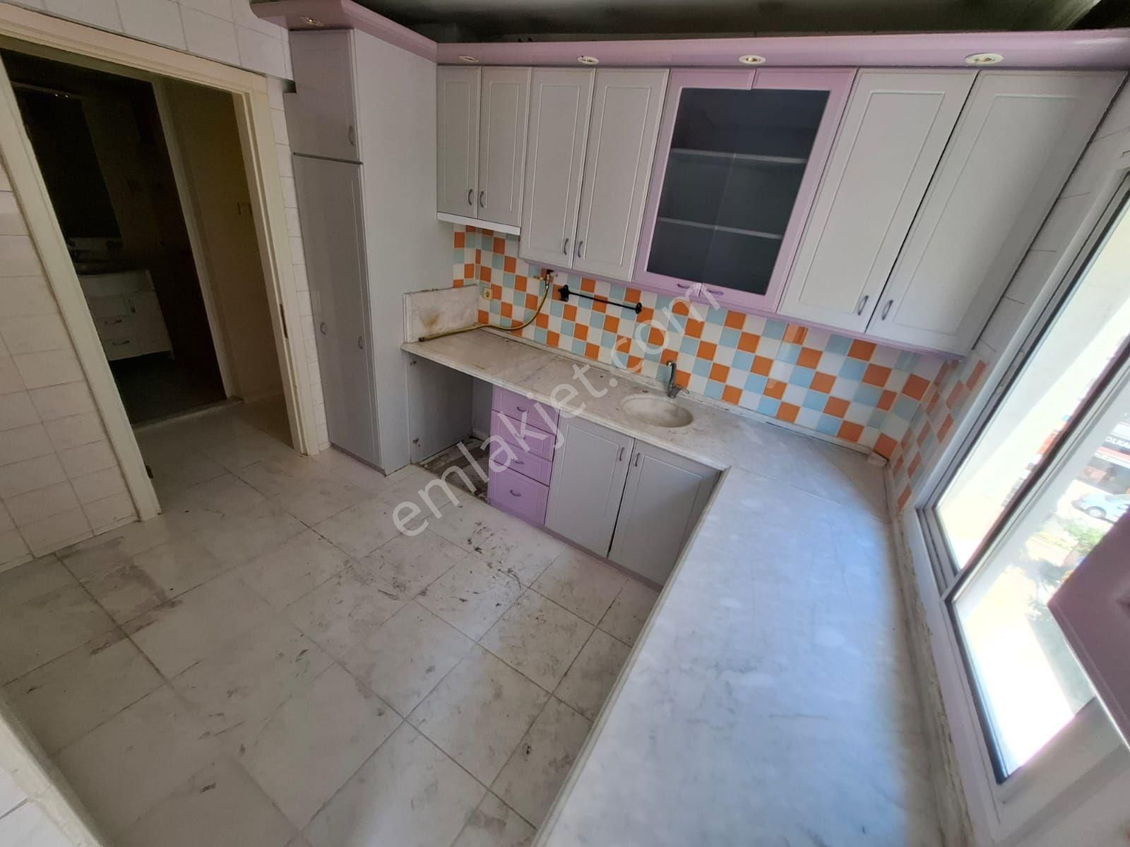 Bilginoğlu Emlak'tan Alaybey Mahallesi'nde 3+1 Daire