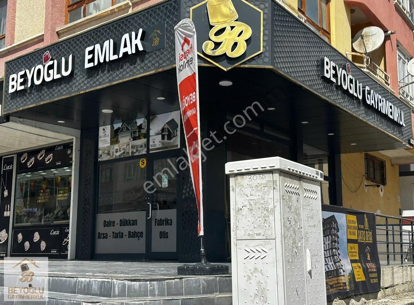 Beyoğlu'ndan Kusursuz Dizayn Lüx Sitede 6.kat 4+1 Site Dairesi