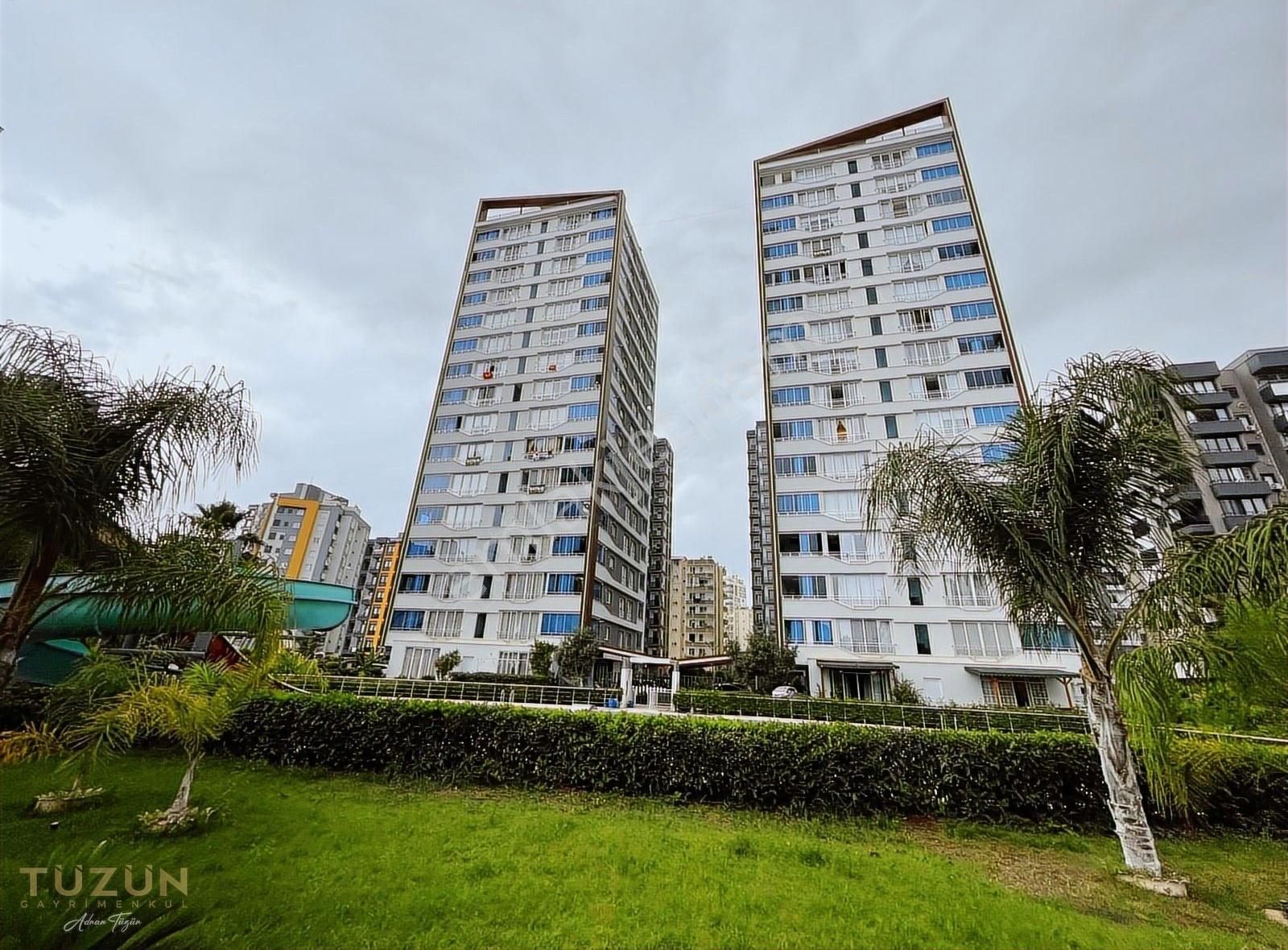 Tüzün'den Havuzlu Aqua Parklı Sitede 3.5+1 Lüks Satılık Daire