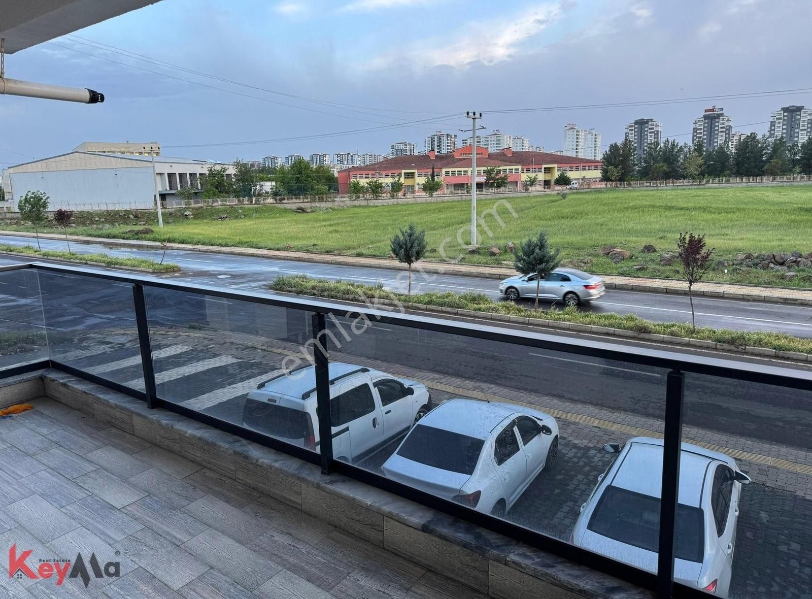 Kiralık 2+1 Dairehobi Bahçeli, Merkezi Konumda