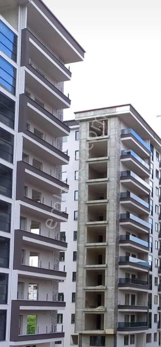 Rize Fener Üniversite Yakını 4.kat-130.m2-site İçi-3+1-sıfır Daire