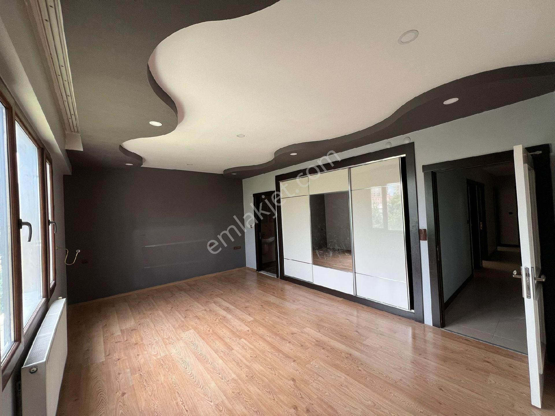 Tekel Kavşağı'nda 4+1220 M²,ilk Günden Hasarsızgeniş Daire – Nurçay'da 2. Kat!12 Yıllık Yapı!!!