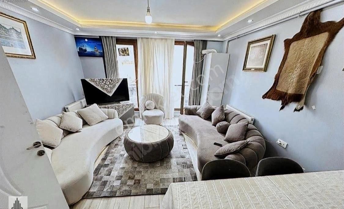 Fatih Yedikule De Satılık 6 Yıllık Bina Asansörlü Otaparklı Daire