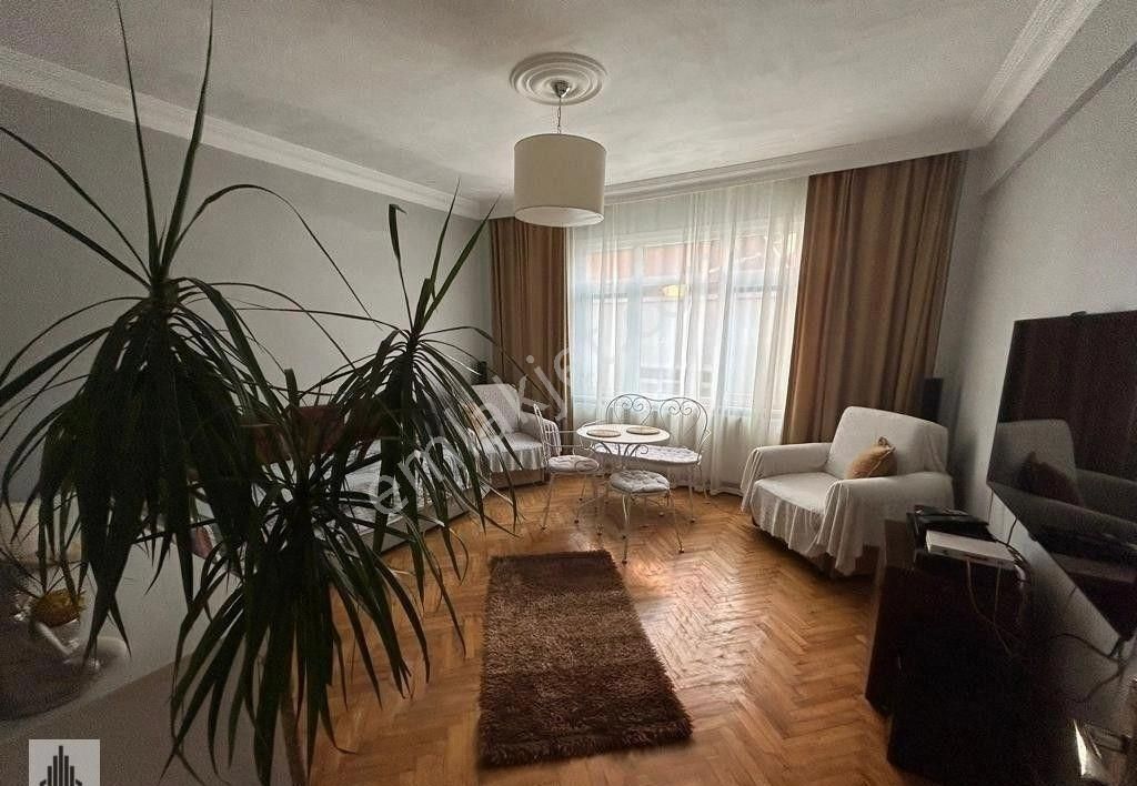 Doğandan Fatih Kocamustafapaşa Da Kiralık Temiz Daire