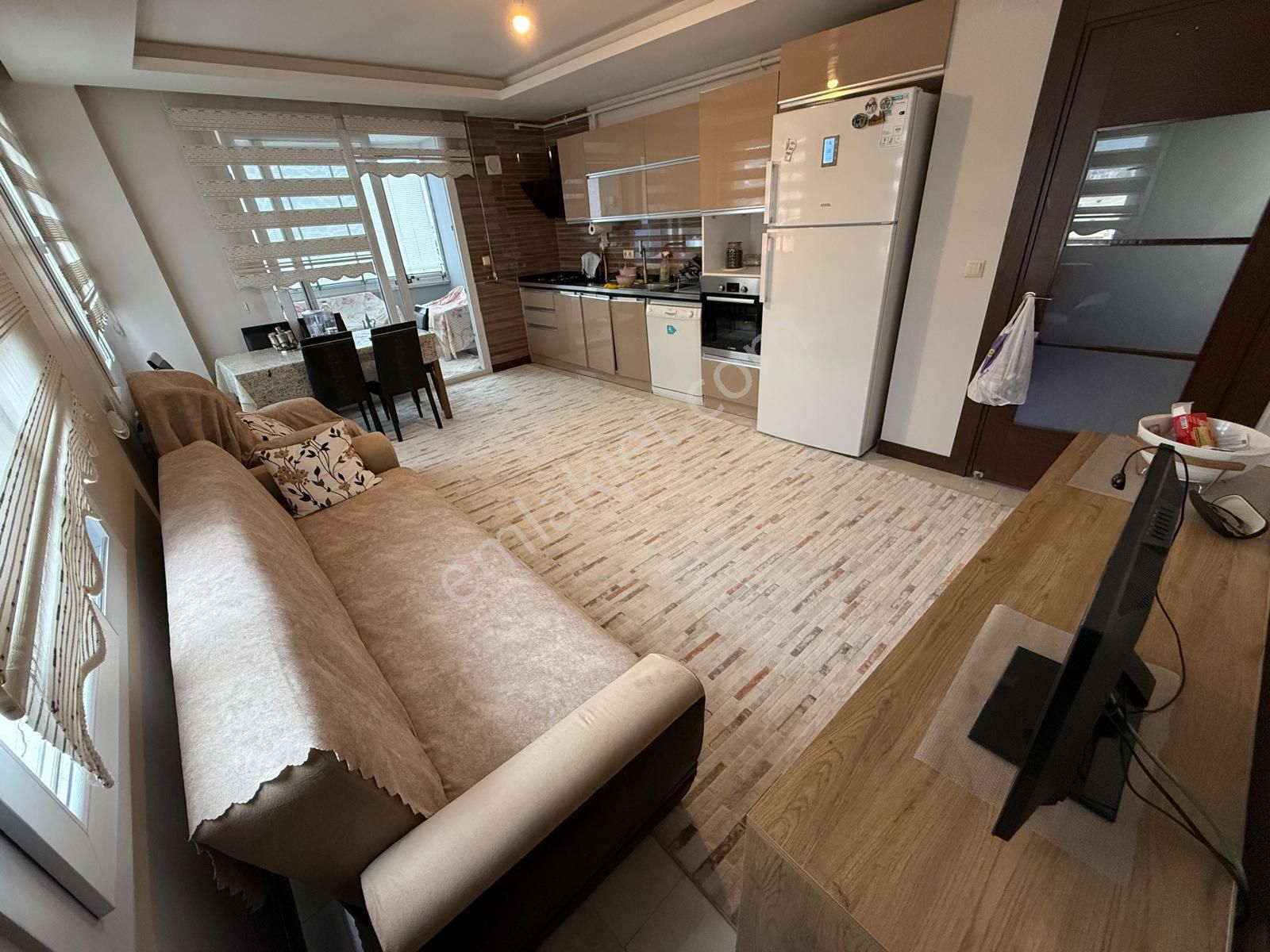 Mithatpaşa’da Site İçi Full+full Lüks 4+1! Kaçırılmayacak Fırsat!