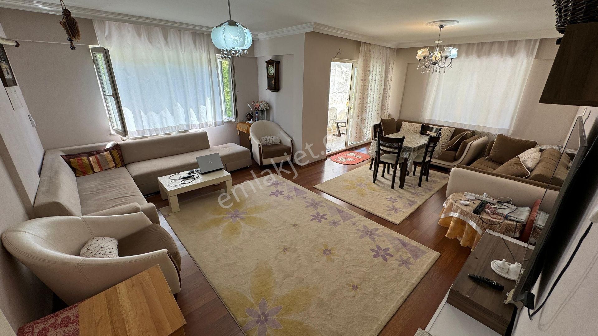Manisa Uncubozköy Geniş 3+1 Kapalı Mutfak Ara Kat Satılık Daire