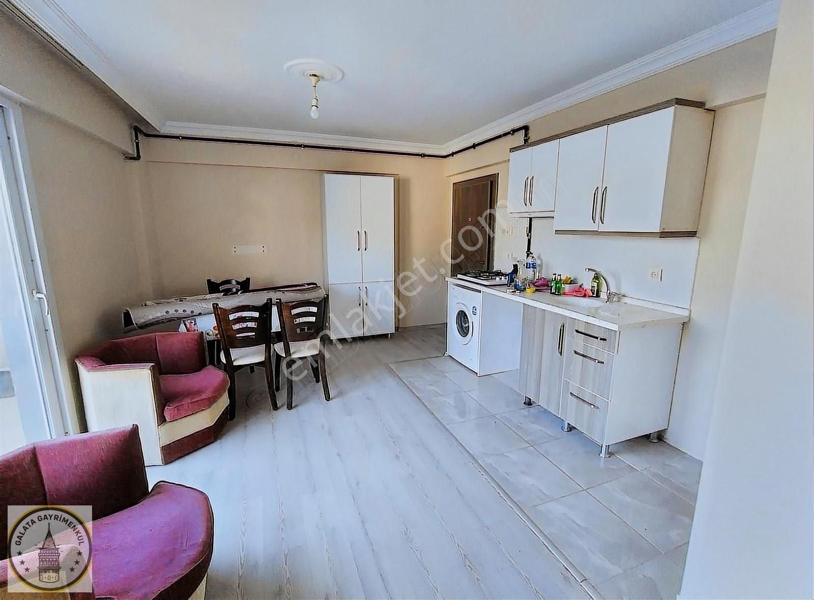 Yenikent Mahallesinde 2+1 Geniş Eşyalı Satılık Daire