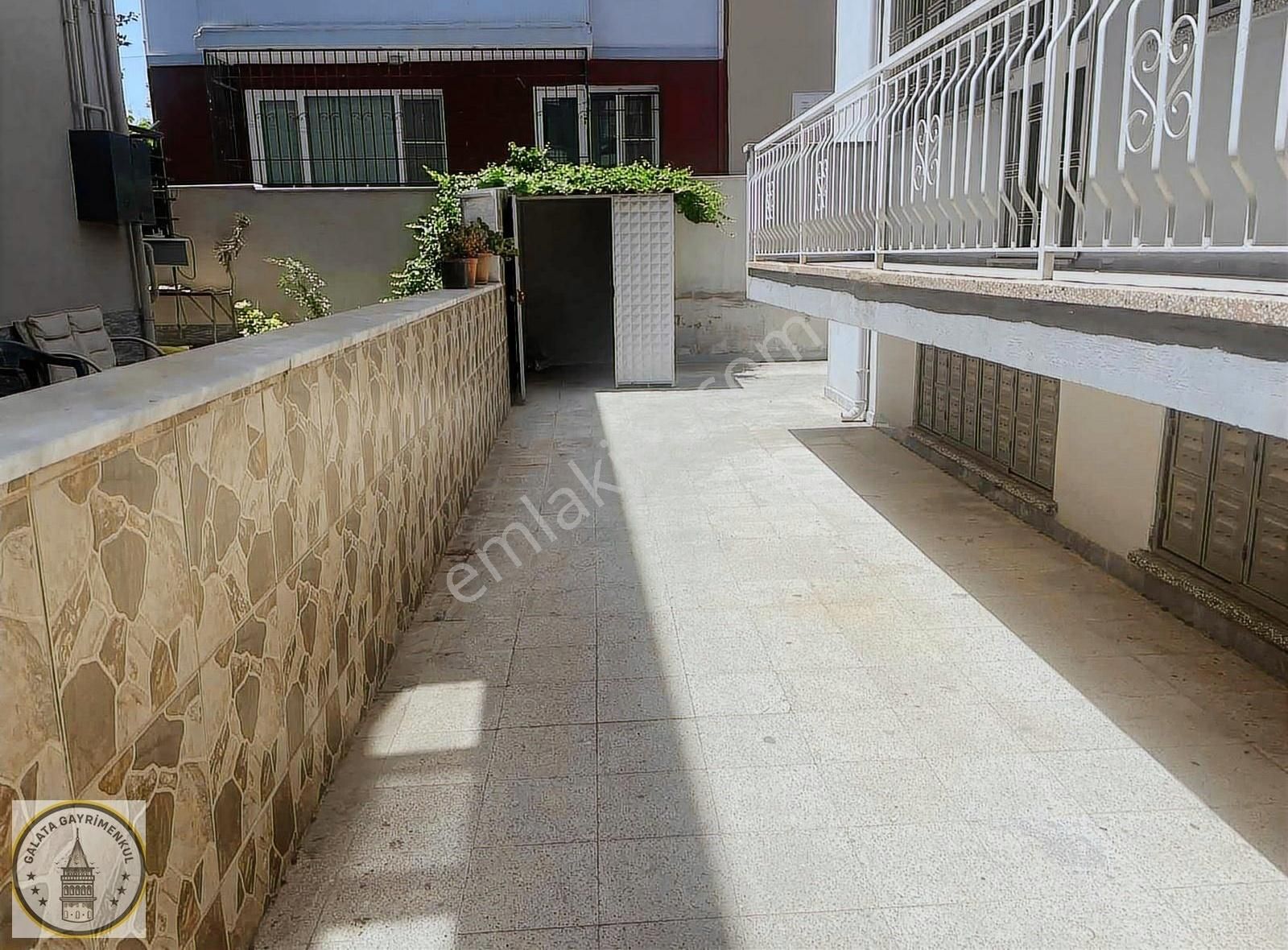Yenicami Mahallesinde 3+1 Önü Açık Ferah Satılık Daire