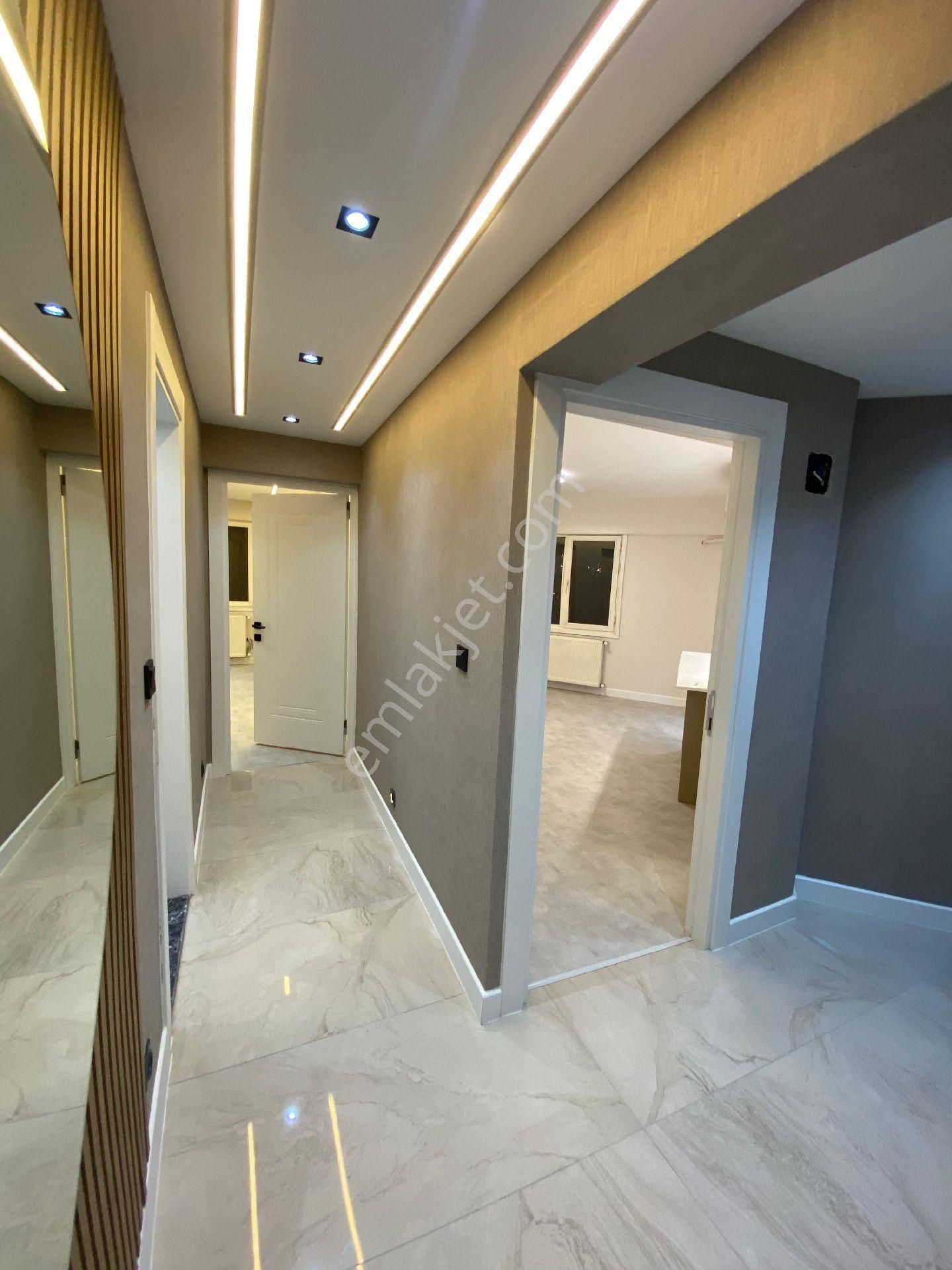 Üçyol Cadde Üzeri 2+1 Asansörlü Doğalgazlı Masrafsız Daire