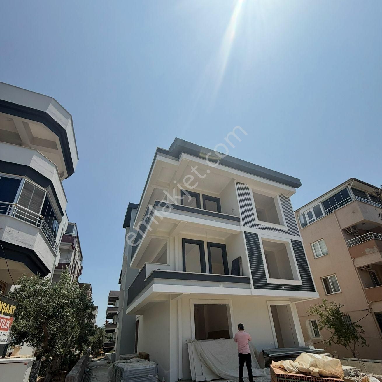 Didim Satılık Cumhuriyet Mahallesinde 1+1 Sıfır Giriş Katında Yazlık Daire