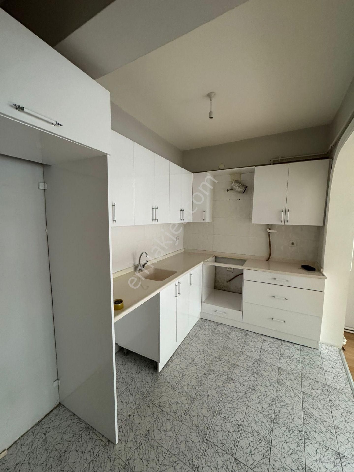 Samsun İlkadım Çiftlik Mahallesi'nde Şehir Klübü Yakını 3+1 Temiz Kiralık Daire