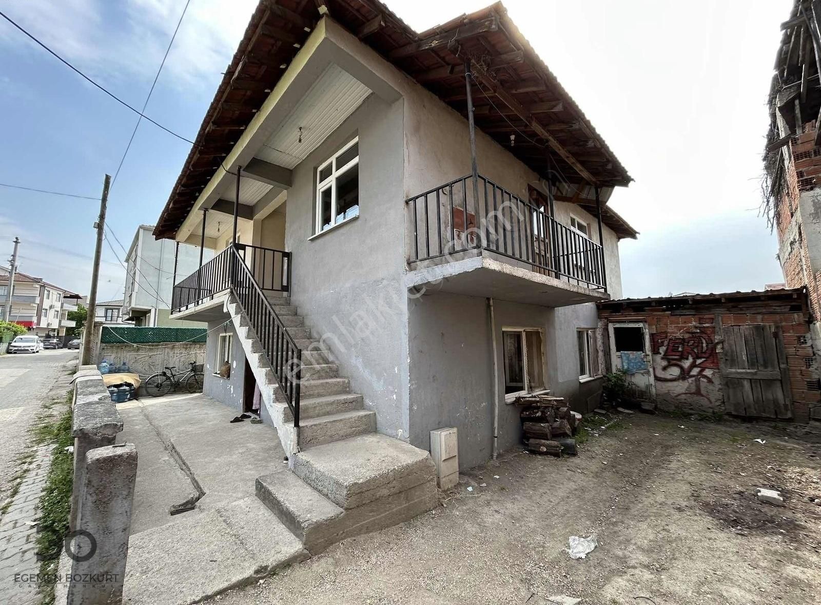 Egemen Bozkurt'tan Akyazı İnönü Mah.2 Katlı Müstakil Ev