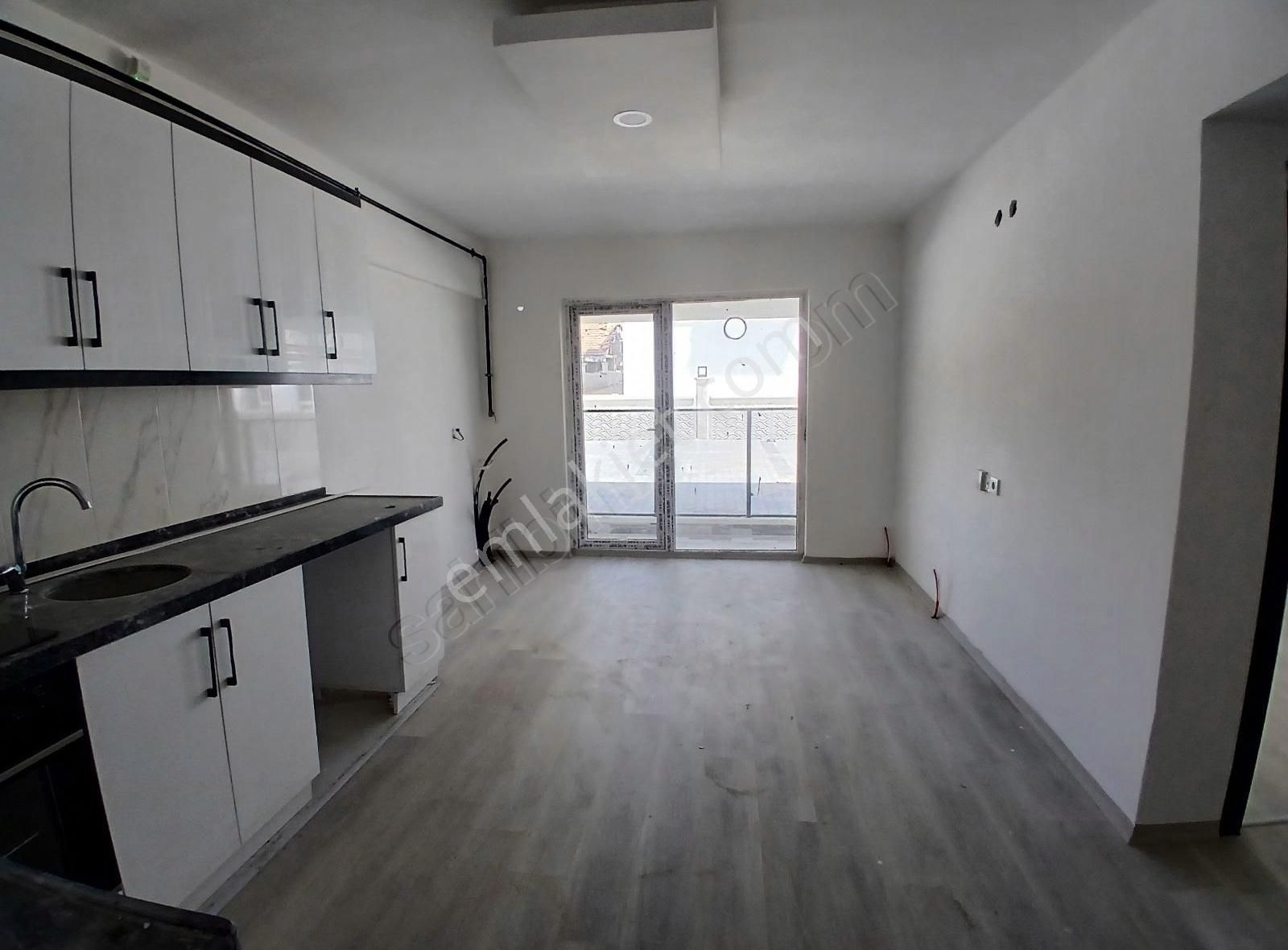 Çiğnitaş Emlak*dumlupınar Da Asansörlü Y.giriş 1+1 Satılık Daire