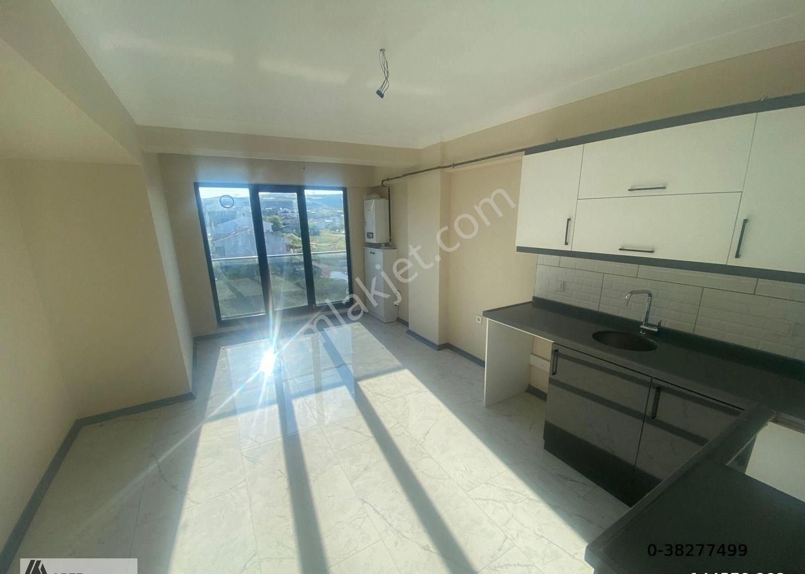 Yeni Mahallede 1+1 Deniz Manzaralı, Balkonlu Dublex Sıfır Satılık Daire