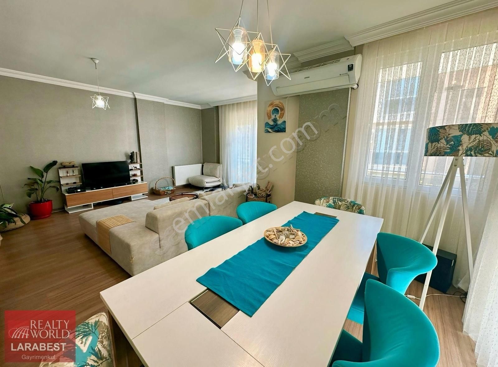 Güzeloba Mh. Site İçerisinde Havuzlu 3+1 Dubleks Satılık Daire