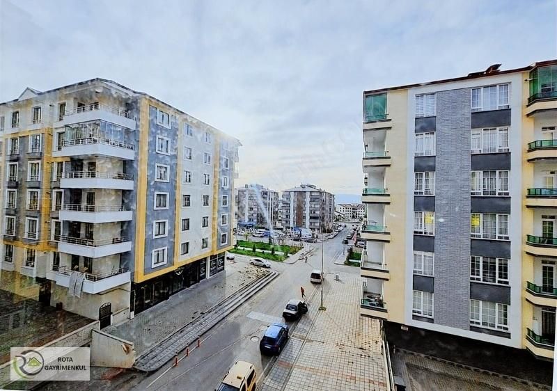 Rota' Dan Şehir Hastanesi Karşısında Satılık 4+1 Lüx Daire