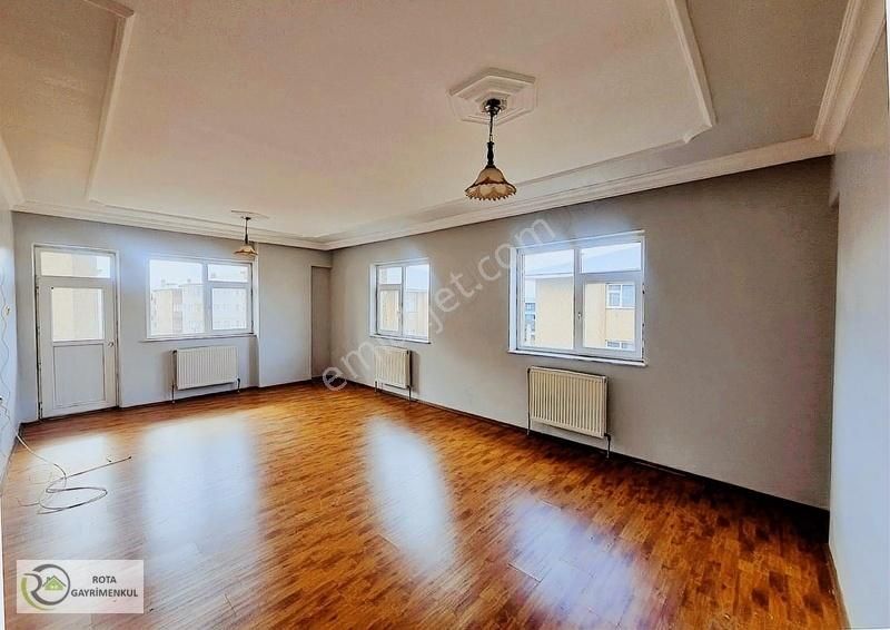 Rota' Dan Şehir Hastanesine Yürüme Mesafede Kiralık 4+1 Daire