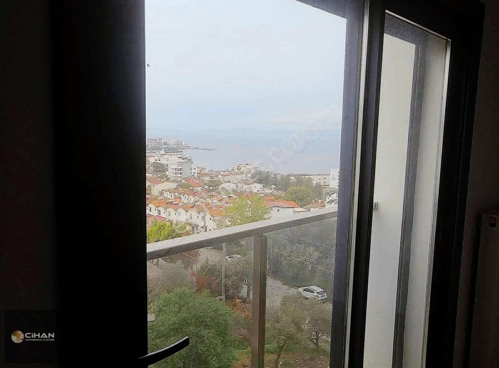 Kuşadası Kadınlar Denizinde Sıfır Daire