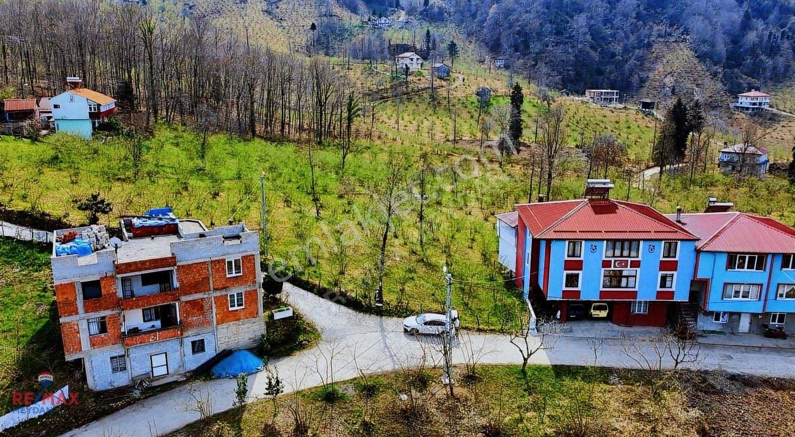 Arsin Yeniköy De Köy Ana Yoluna Cephe Sahile Yakın Satılık Arazi