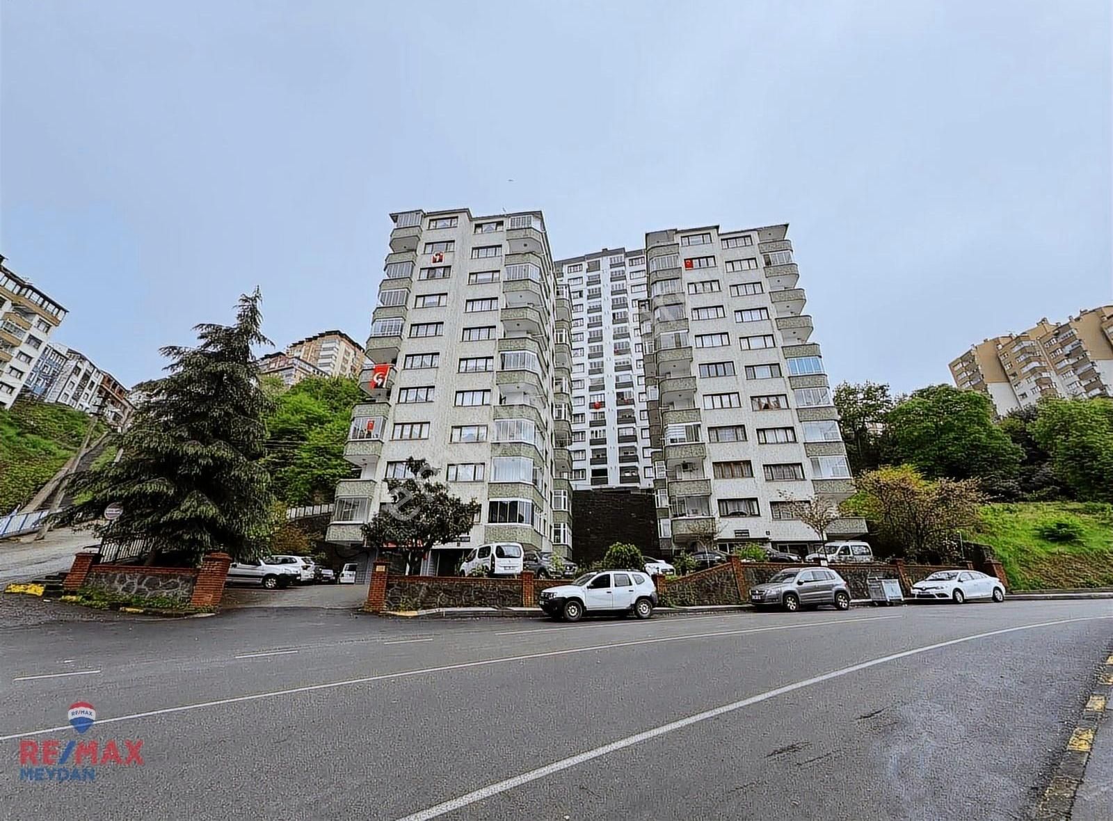 Yeşiltepe 'de Tanjanta Yakın Otoparklı 3+1 Kiralık Daire