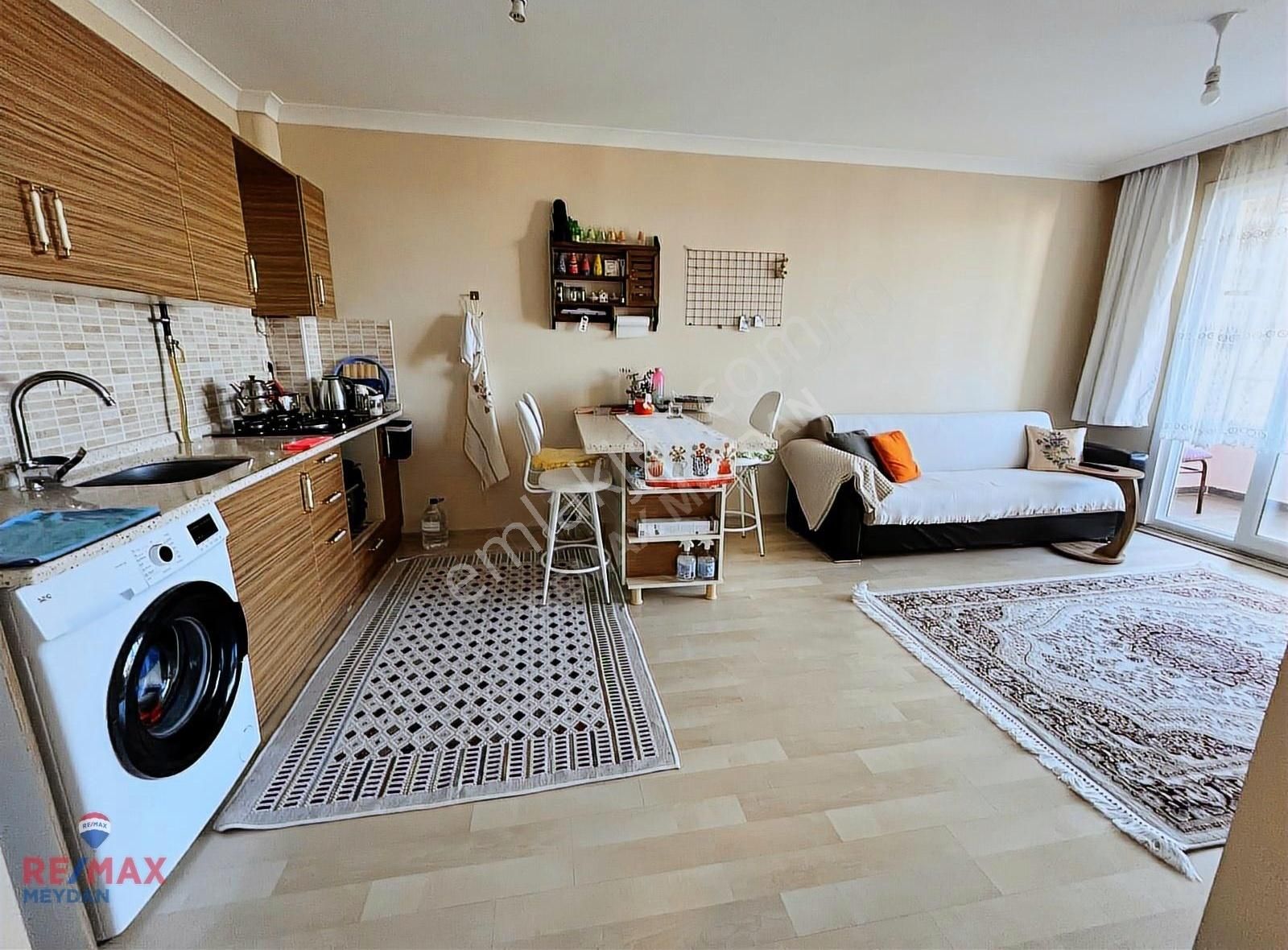 Soğuksu Kardelen Sitesinde Satılık 1+1 Daire